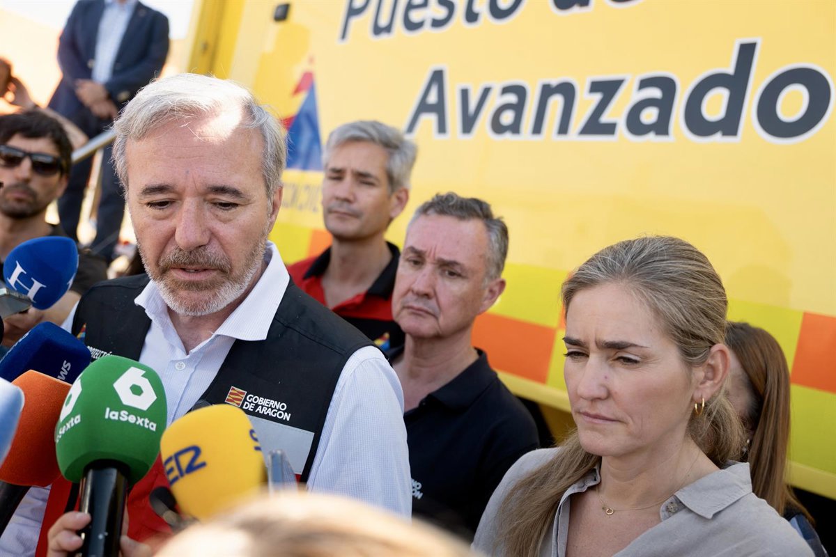 Azcón: El incendio de Orés (Zaragoza) «está descontrolado y sigue quemando muchas hectáreas»