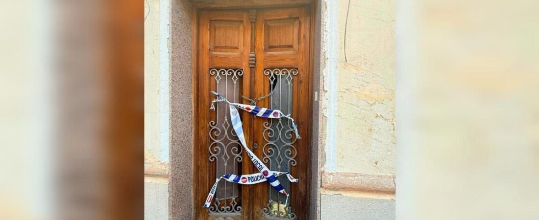 El aviso de unos vecinos frustra una posible okupación en una vivienda deshabitada de Almenara