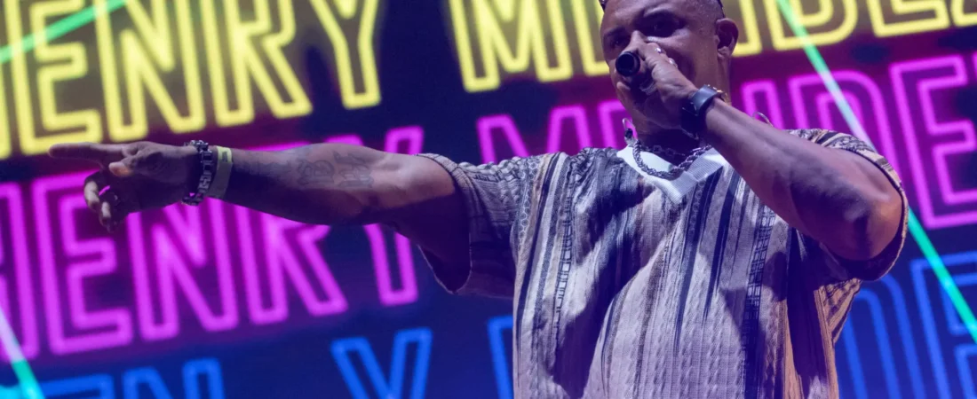 El Ayuntamiento de Orozko (Vizcaya) cancela el concierto de Henry Méndez por apoyar a Rafa Mir, condenado por agresión sexual