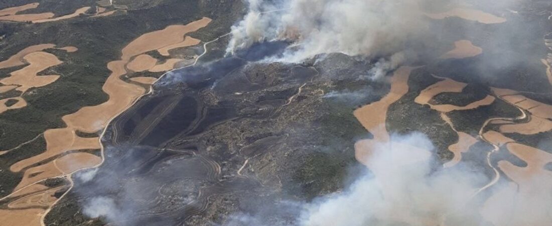 El incendio de Orés (Zaragoza) sigue activo, arrasa 12.000 hectáreas y 5 municipios siguen desalojados