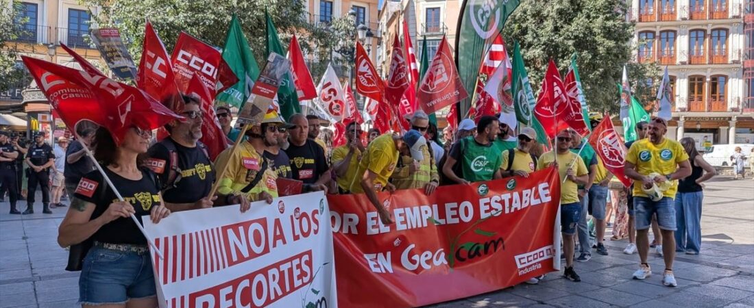 Los sindicatos en Toledo para denunciar la campaña de incendios de C-LM: «Bombero forestal, precario laboral»