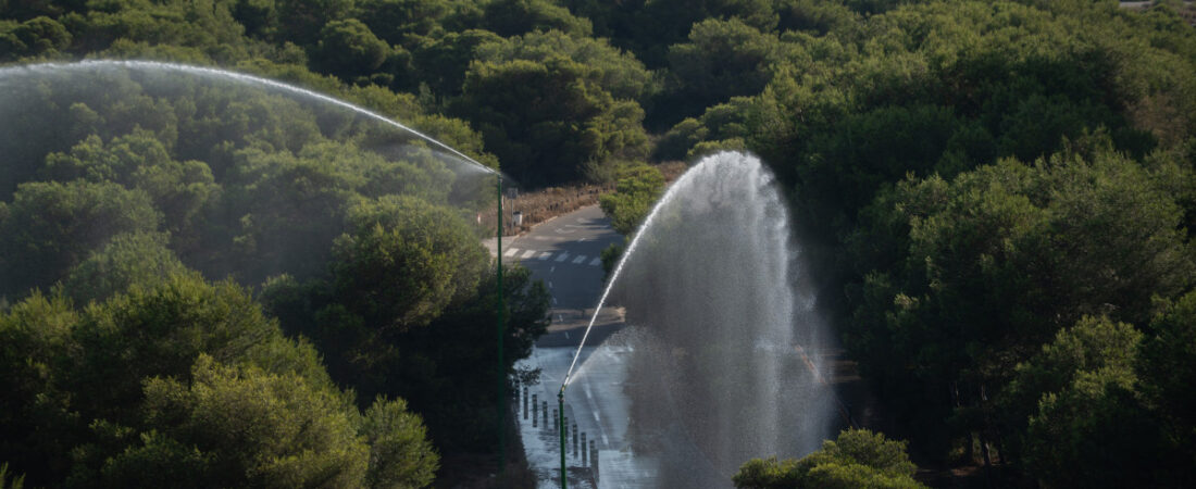 Valencia activa su escudo de agua contra los incendios: 11 cañones para proteger la Devesa